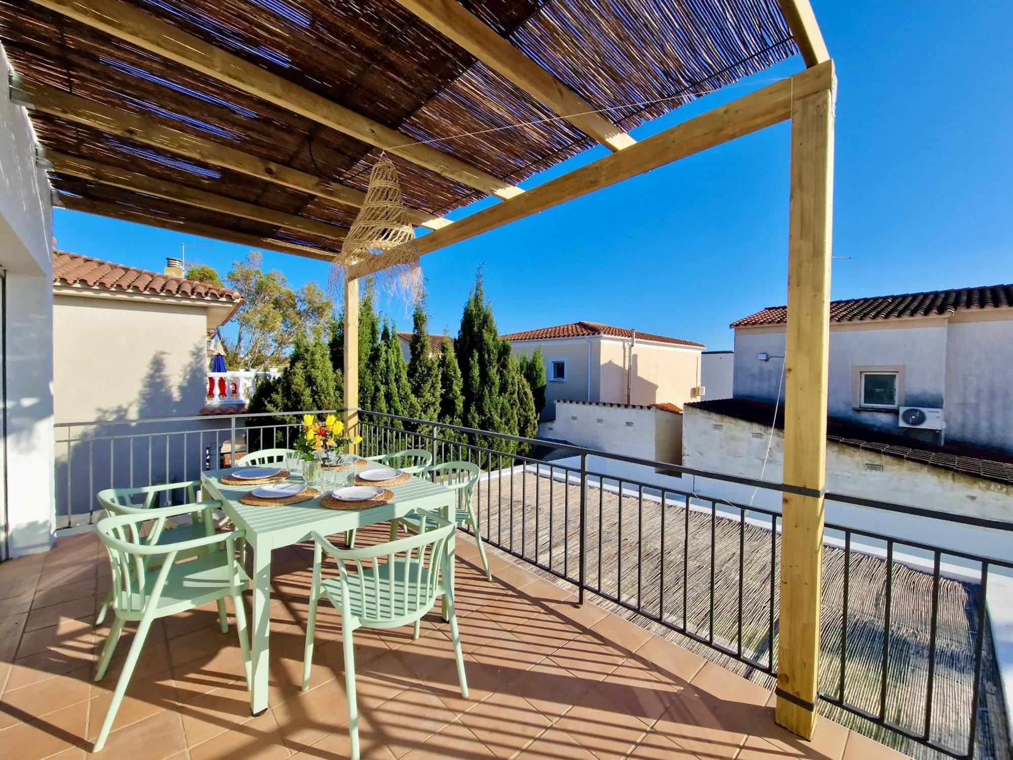 Gorgot P1 I Apartamento Con Terraza Y Piscina Comunitaria Cerca De La Playa Empuriabrava Bagian luar foto