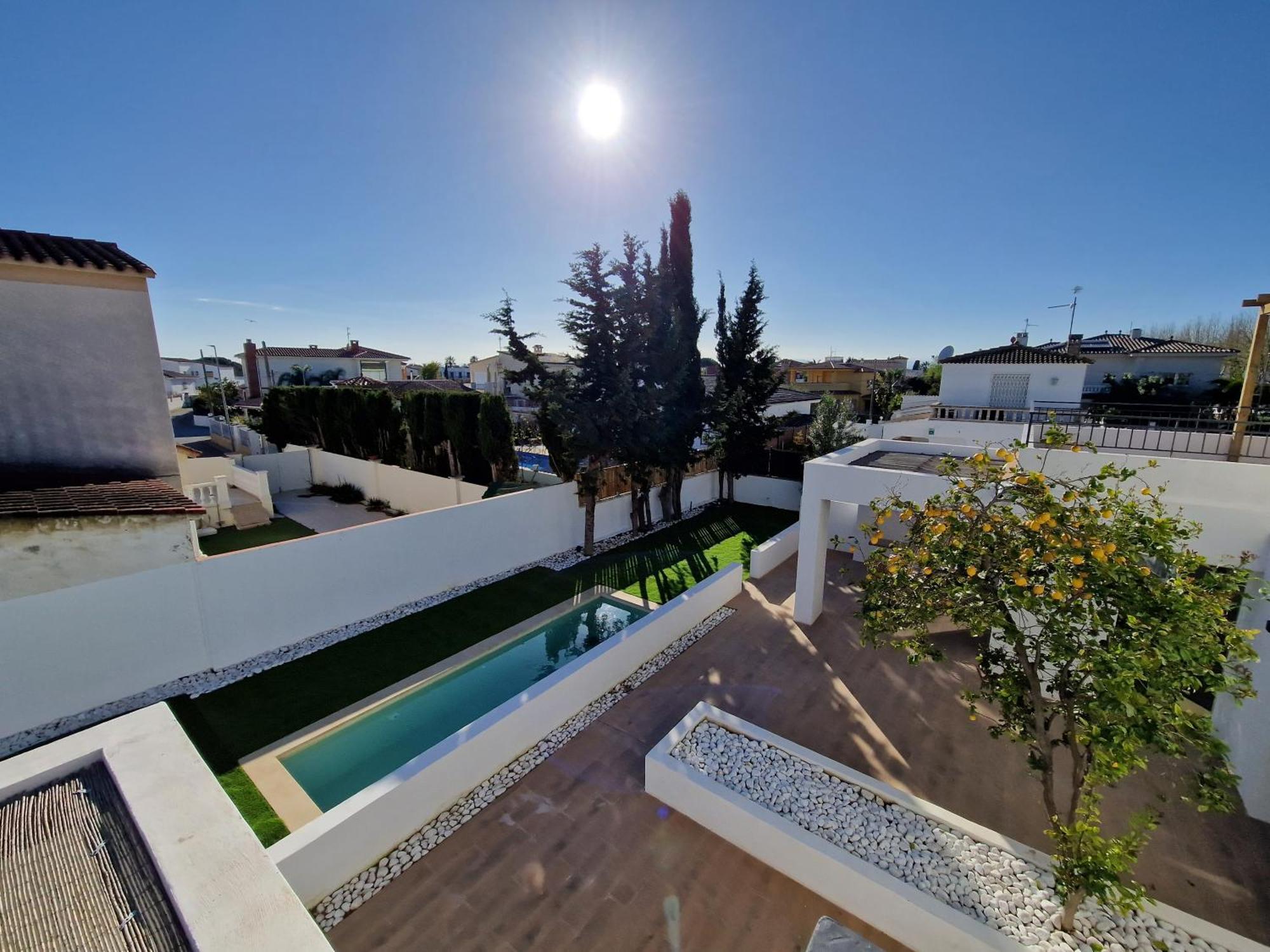 Gorgot P1 I Apartamento Con Terraza Y Piscina Comunitaria Cerca De La Playa Empuriabrava Bagian luar foto