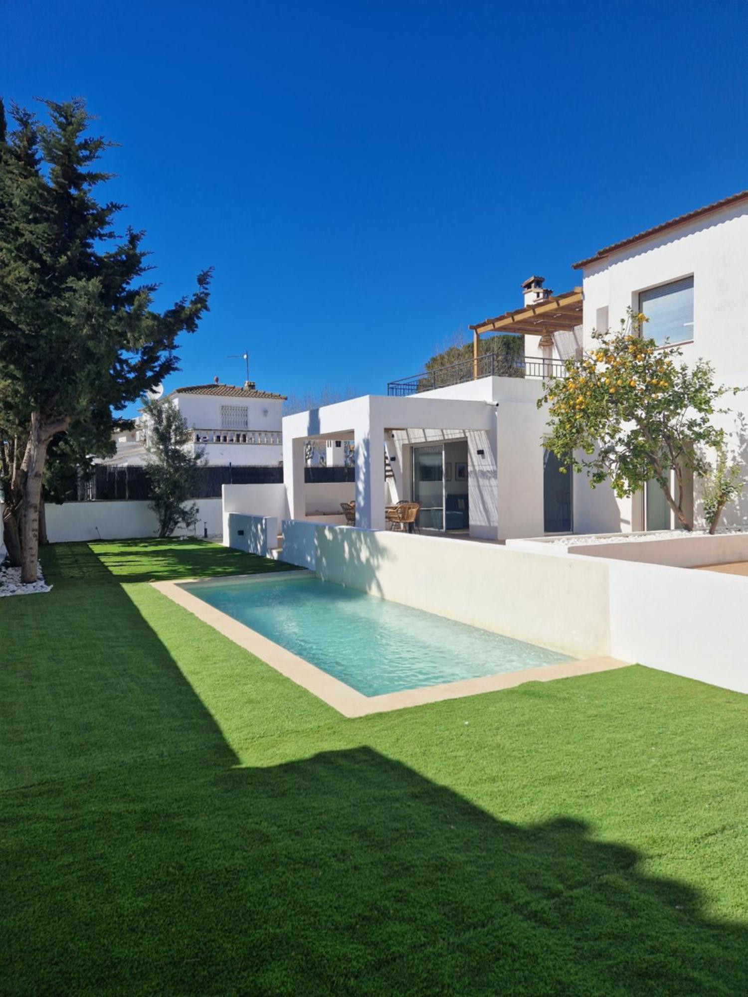 Gorgot P1 I Apartamento Con Terraza Y Piscina Comunitaria Cerca De La Playa Empuriabrava Bagian luar foto